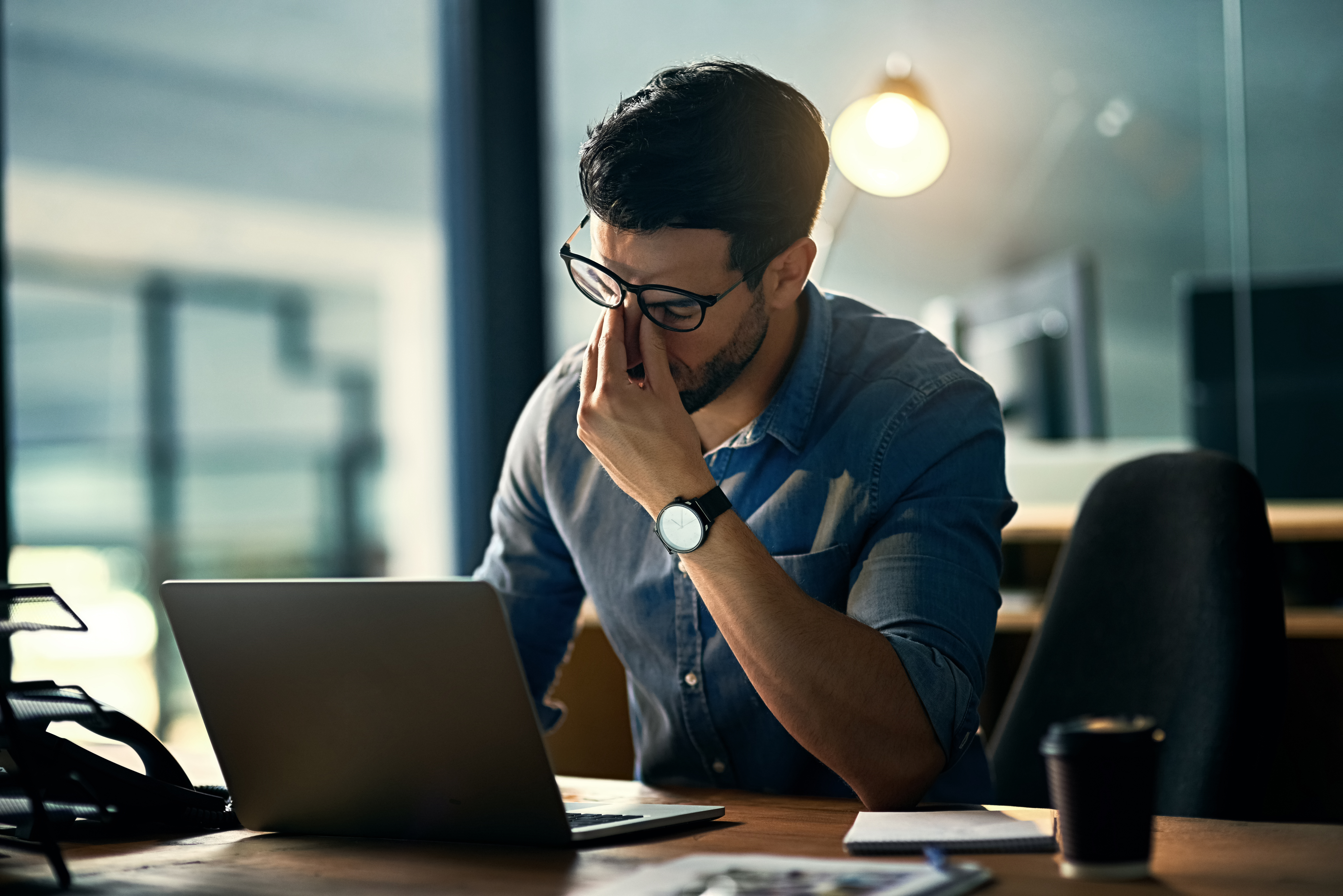 El estrés no agota por sí solo: lo que la ciencia descubrió sobre el burnout en México